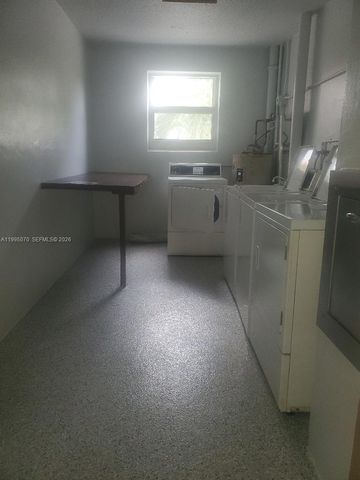 319 NE 14th Ave 207, Hallandale Beach, FL 33009