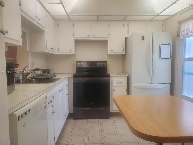 319 NE 14th Ave 207, Hallandale Beach, FL 33009