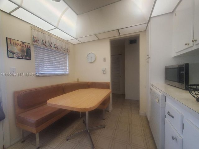 319 NE 14th Ave 207, Hallandale Beach, FL 33009