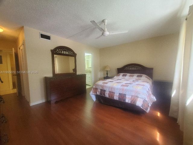 319 NE 14th Ave 207, Hallandale Beach, FL 33009