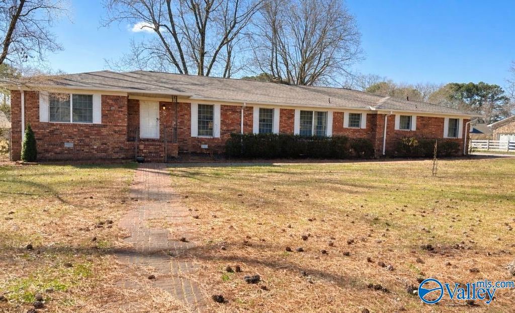 409 Forestdale Avenue, Albertville, AL 35950