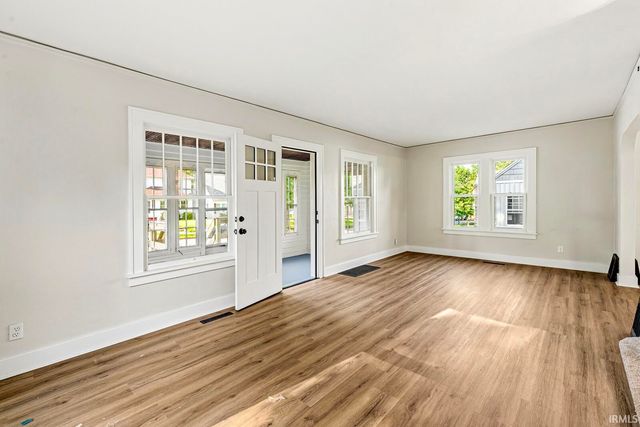 306 E Oakside Street, South Bend, IN 46614