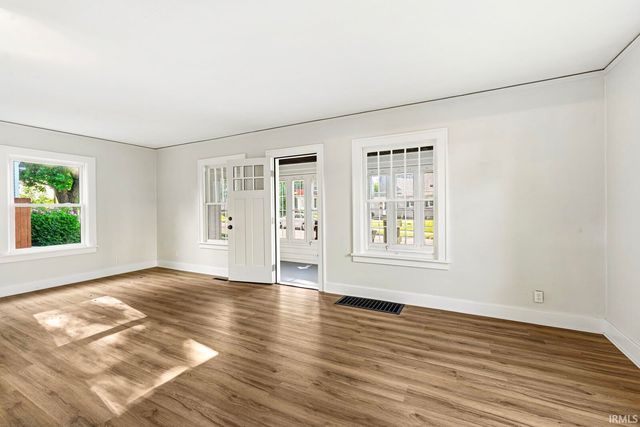 306 E Oakside Street, South Bend, IN 46614