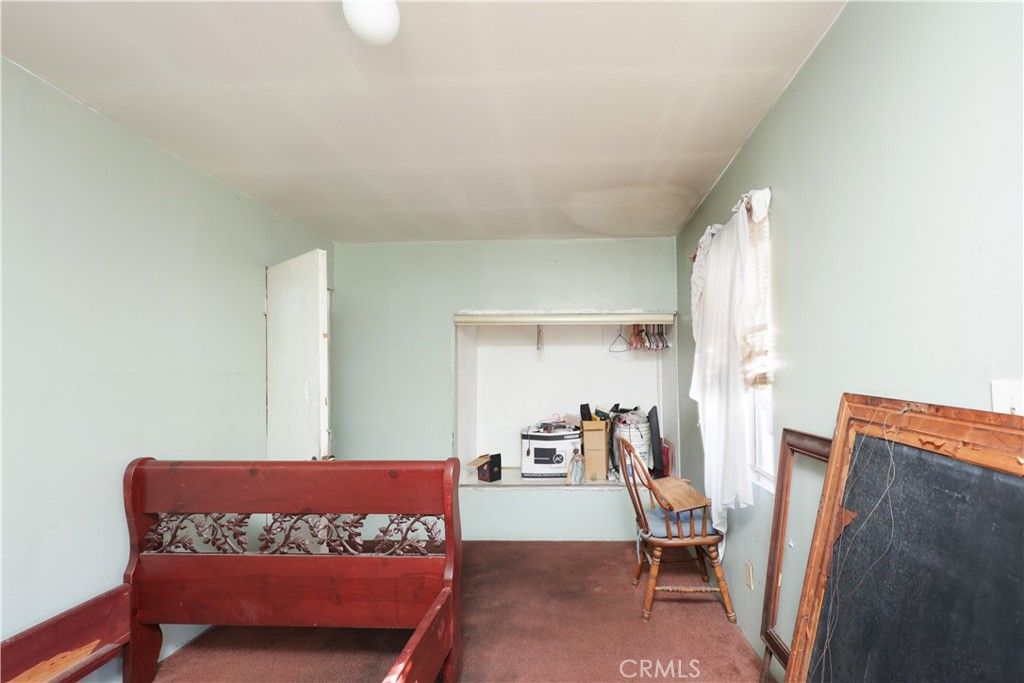 Image 12 of property listing at 808 Record, Los Angeles, CA 90063