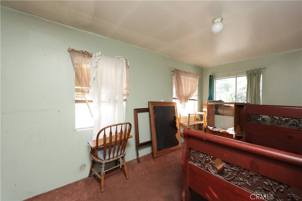 Image 13 of property listing at 808 Record, Los Angeles, CA 90063