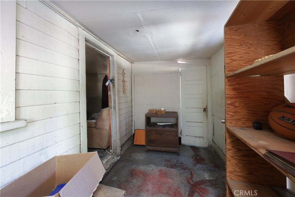 Image 17 of property listing at 808 Record, Los Angeles, CA 90063
