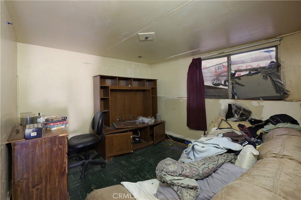 Image 22 of property listing at 808 Record, Los Angeles, CA 90063