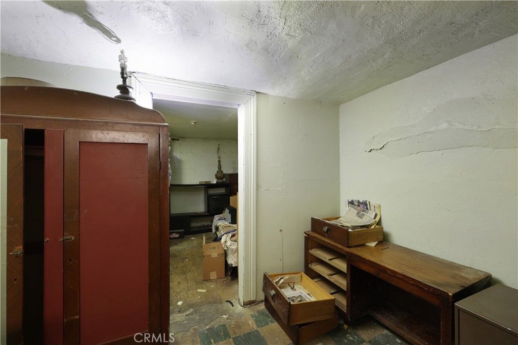 Image 23 of property listing at 808 Record, Los Angeles, CA 90063
