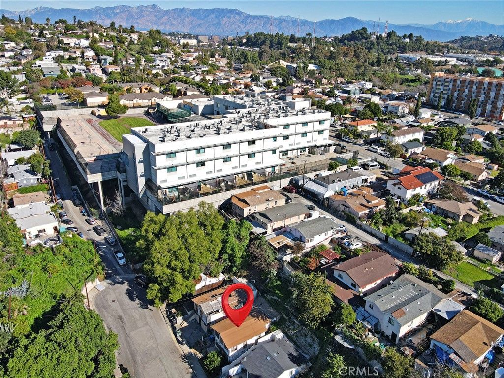 Image 30 of property listing at 808 Record, Los Angeles, CA 90063