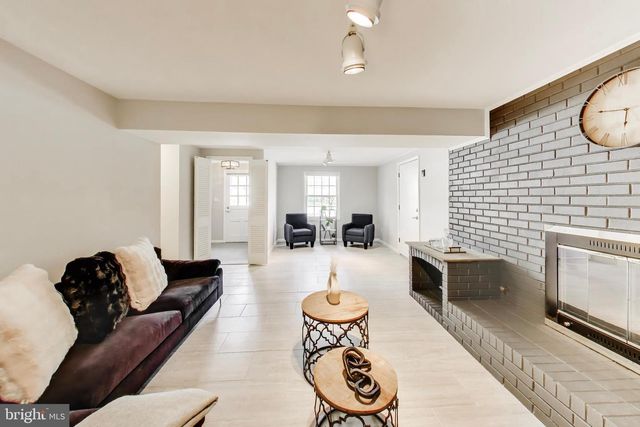 4407 PICKETT RD, Fairfax, VA 22032