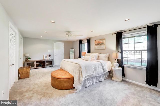 4407 PICKETT RD, Fairfax, VA 22032