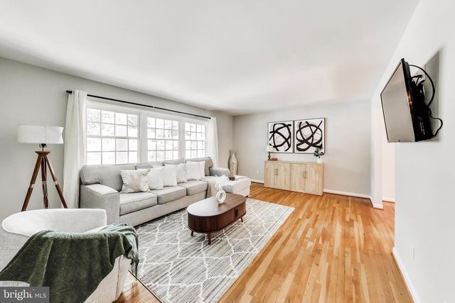 4407 PICKETT RD, Fairfax, VA 22032