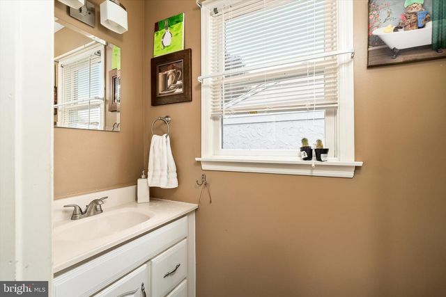 9 ALTON RD, Hamilton, NJ 08619