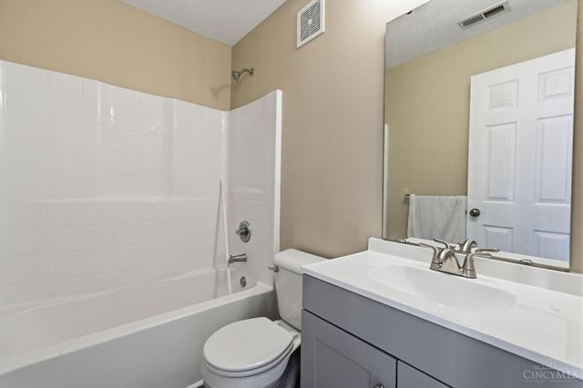 547 Woodbine Court, Hamilton Twp, OH 45039