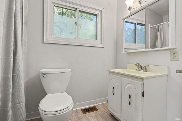 1610 N Byrkit Street, Mishawaka, IN 46545