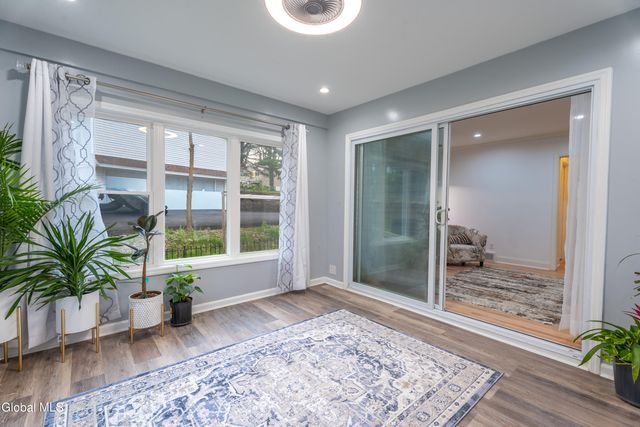 2292 Pinehaven Drive, Niskayuna, NY 12309