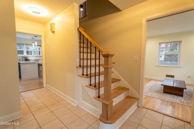 2292 Pinehaven Drive, Niskayuna, NY 12309