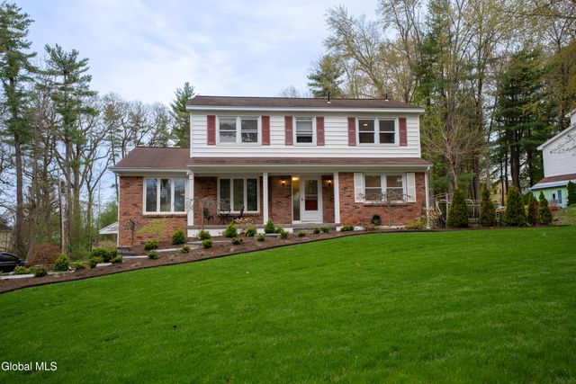 2292 Pinehaven Drive, Niskayuna, NY 12309