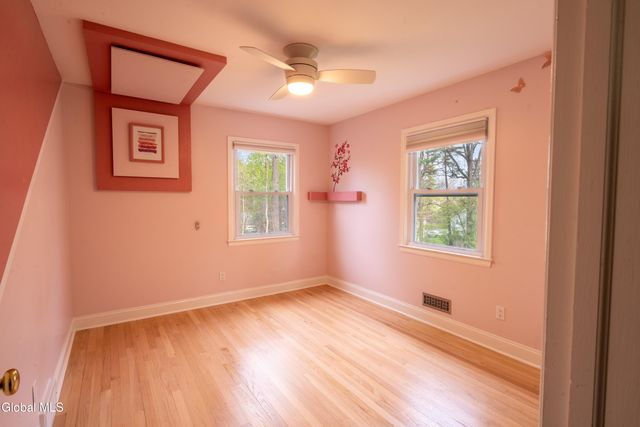 2292 Pinehaven Drive, Niskayuna, NY 12309