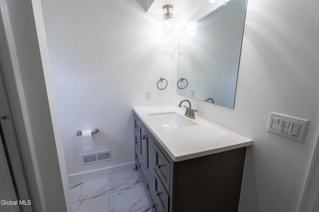 2292 Pinehaven Drive, Niskayuna, NY 12309