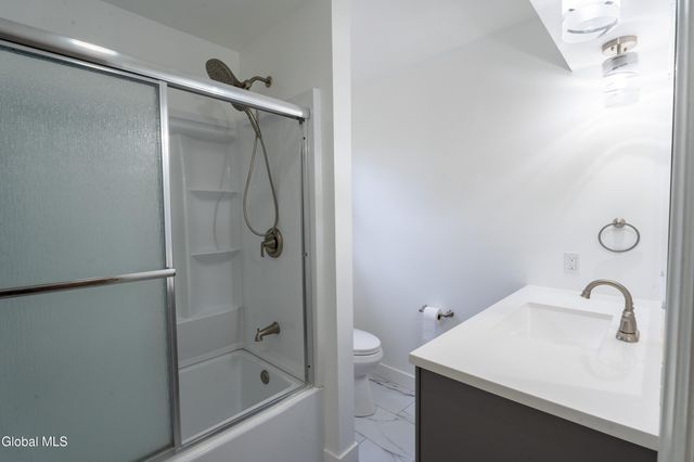 2292 Pinehaven Drive, Niskayuna, NY 12309