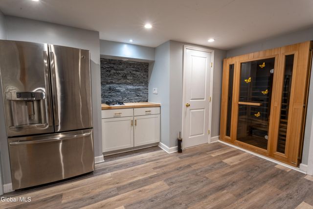 2292 Pinehaven Drive, Niskayuna, NY 12309