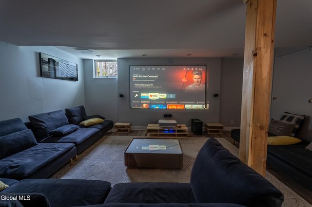 2292 Pinehaven Drive, Niskayuna, NY 12309