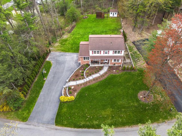 2292 Pinehaven Drive, Niskayuna, NY 12309