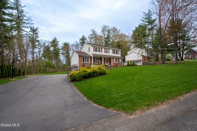 2292 Pinehaven Drive, Niskayuna, NY 12309