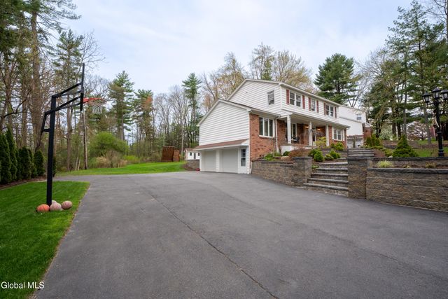 2292 Pinehaven Drive, Niskayuna, NY 12309