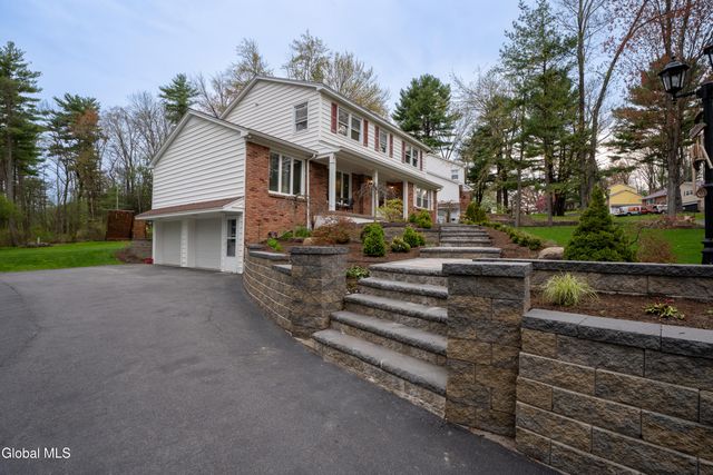 2292 Pinehaven Drive, Niskayuna, NY 12309