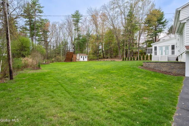 2292 Pinehaven Drive, Niskayuna, NY 12309