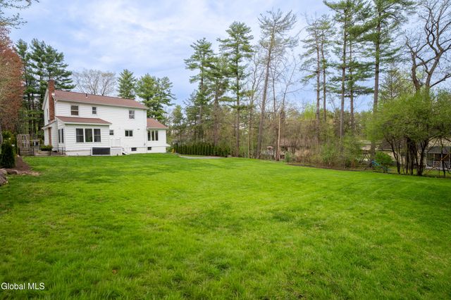 2292 Pinehaven Drive, Niskayuna, NY 12309