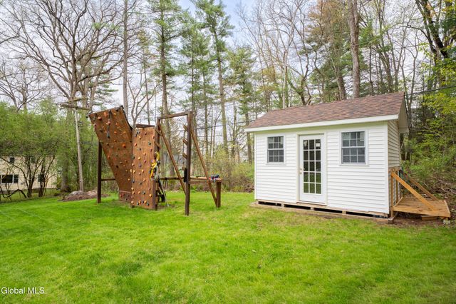 2292 Pinehaven Drive, Niskayuna, NY 12309
