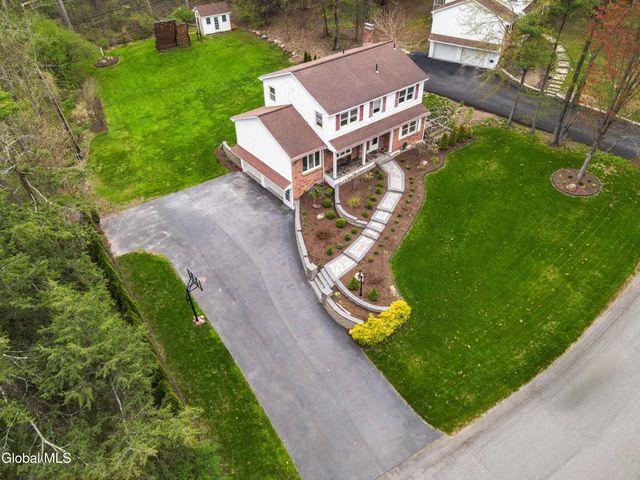 2292 Pinehaven Drive, Niskayuna, NY 12309