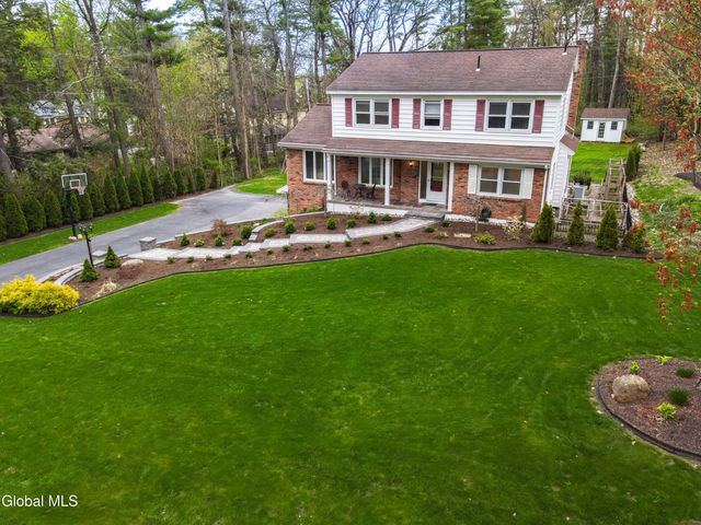 2292 Pinehaven Drive, Niskayuna, NY 12309