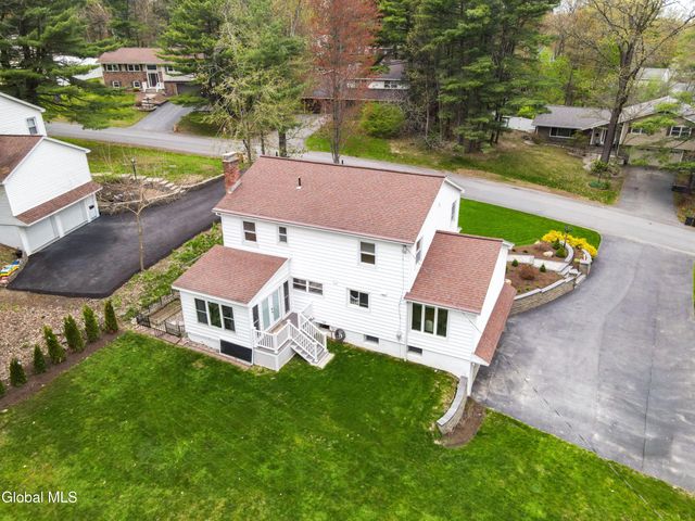 2292 Pinehaven Drive, Niskayuna, NY 12309