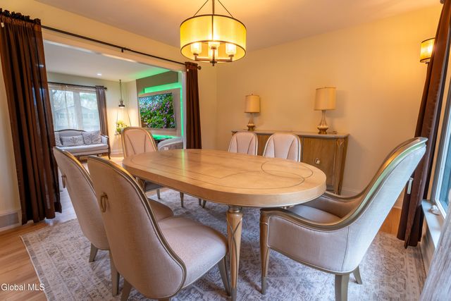 2292 Pinehaven Drive, Niskayuna, NY 12309