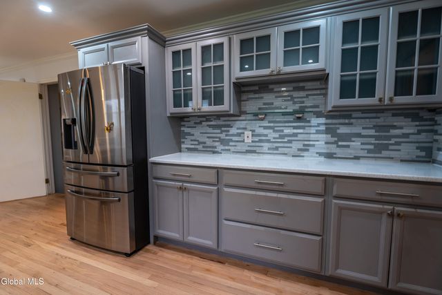 2292 Pinehaven Drive, Niskayuna, NY 12309