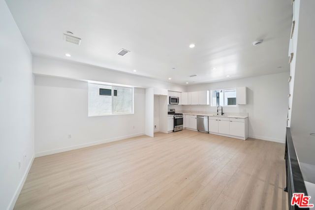 5655 Case Avenue 2, North Hollywood (los Angeles), CA 91601