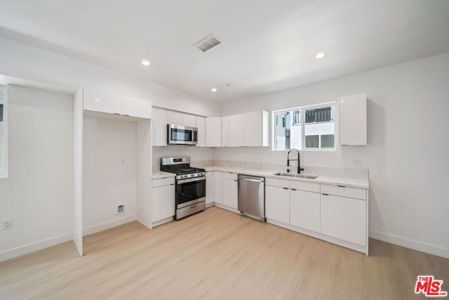 5655 Case Avenue 2, North Hollywood (los Angeles), CA 91601