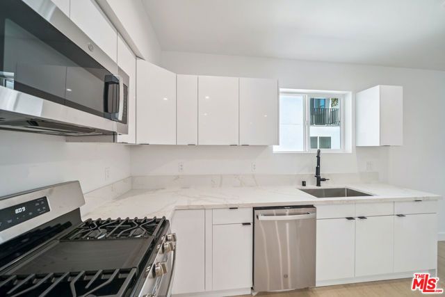 5655 Case Avenue 2, North Hollywood (los Angeles), CA 91601