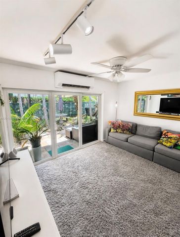 6834 SW 78th Ter, South Miami, FL 33143