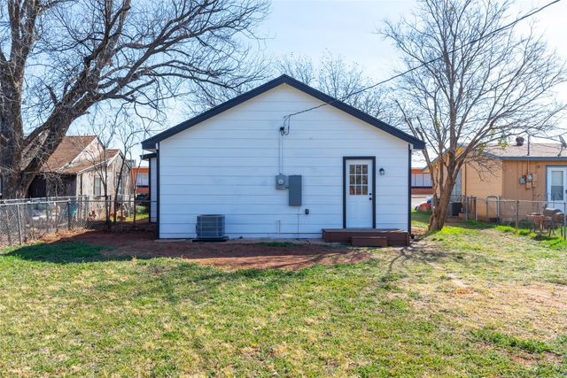 1910 Burger Street, Abilene, TX 79603