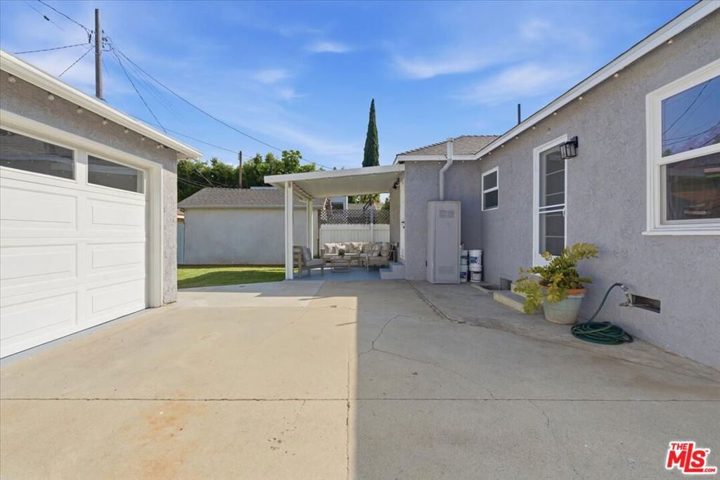 Image 32 of property listing at 10946 Wagner Street, Culver City, CA 90230