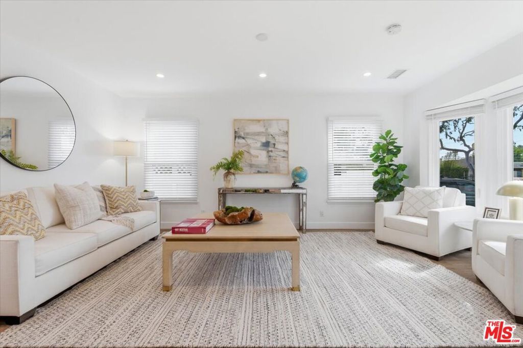 Image 4 of property listing at 10946 Wagner Street, Culver City, CA 90230