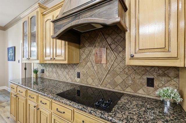 2010 Woodland Hills Lane, Weatherford, TX 76087