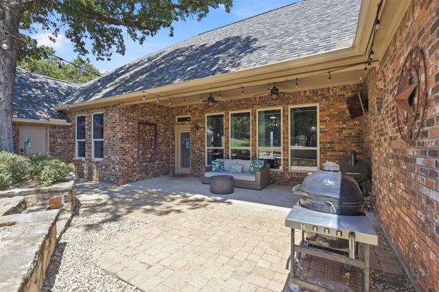 2010 Woodland Hills Lane, Weatherford, TX 76087