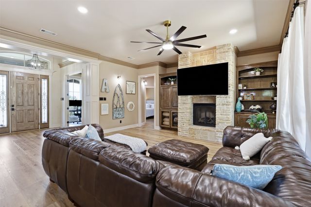 2010 Woodland Hills Lane, Weatherford, TX 76087