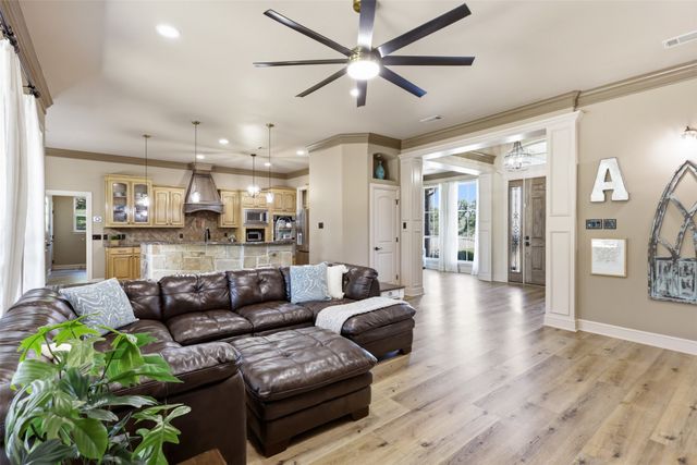 2010 Woodland Hills Lane, Weatherford, TX 76087